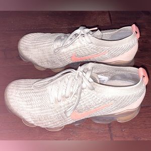 Nike Vapormax - Size Womens 9